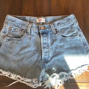 Levi high waisted shorts